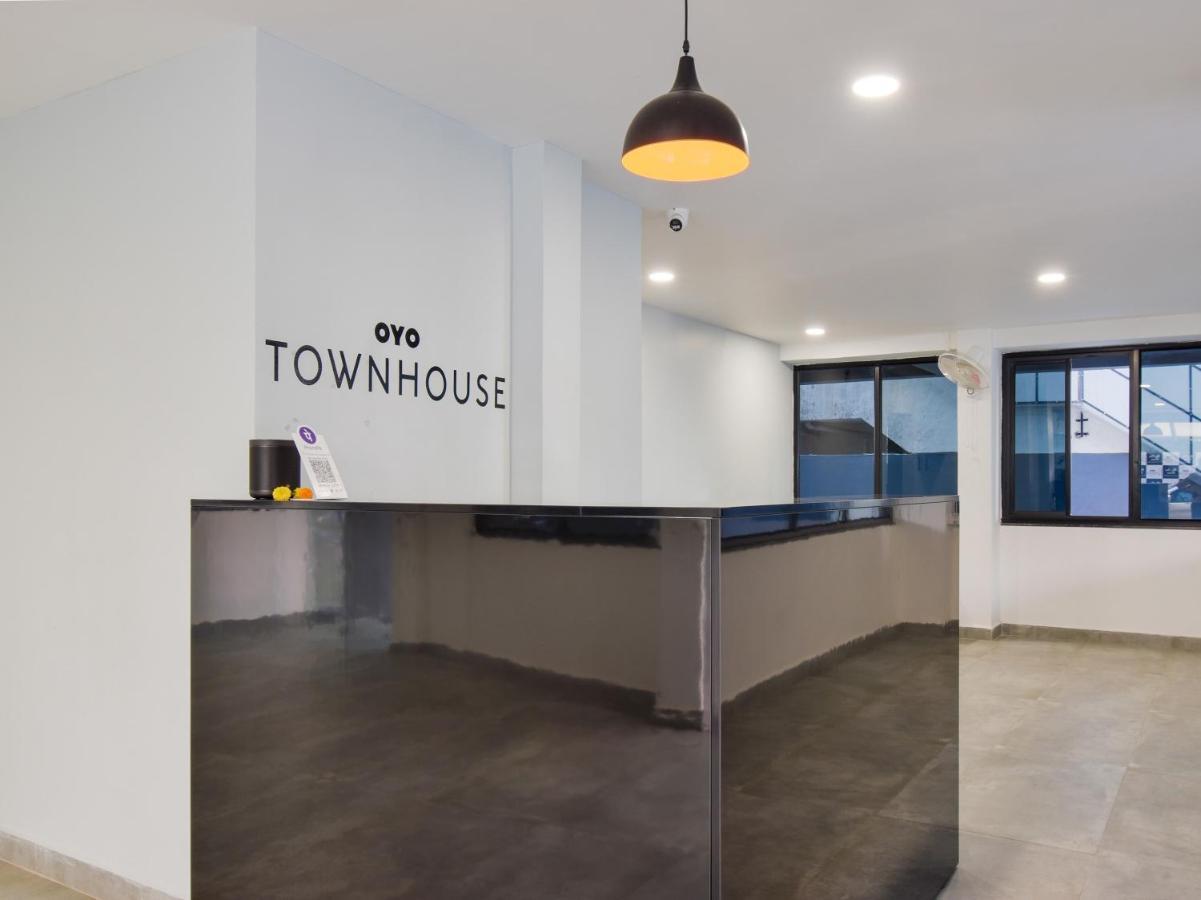 Oyo Townhouse 498 Hotel Western ناغبور المظهر الخارجي الصورة