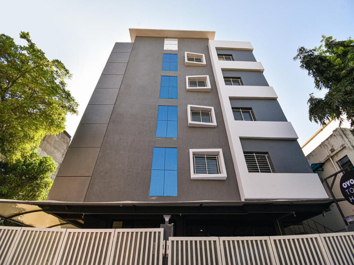 Oyo Townhouse 498 Hotel Western ناغبور المظهر الخارجي الصورة