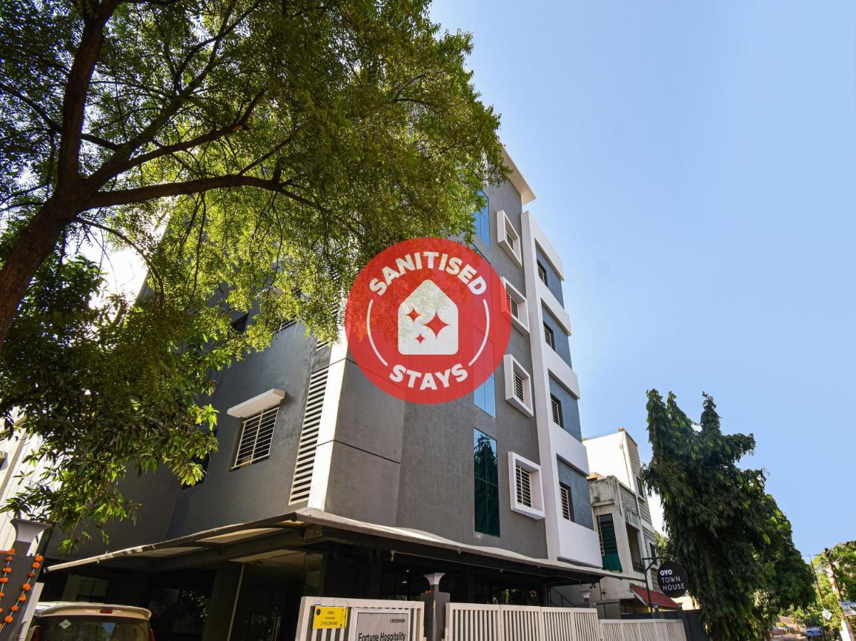 Oyo Townhouse 498 Hotel Western ناغبور المظهر الخارجي الصورة